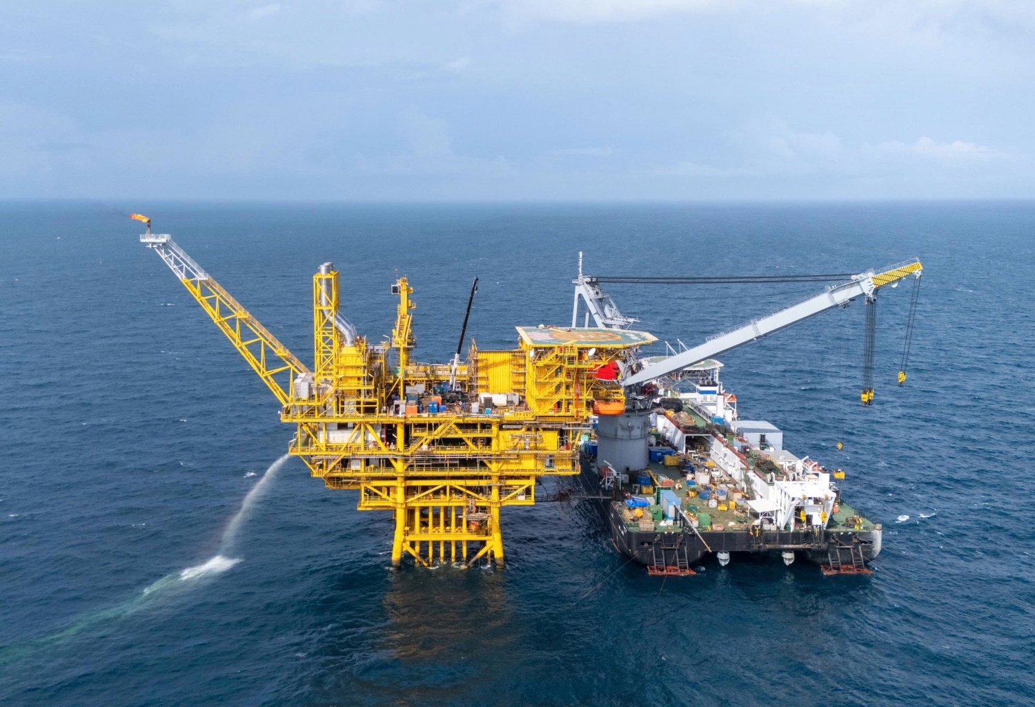 Petrotimes - Dấu ấn nội lực của Petrovietnam trên những công trình siêu trường, siêu trọng